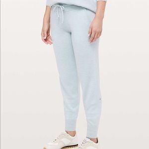 NWOT Lululemon Apres Your Way Jogger 29”
